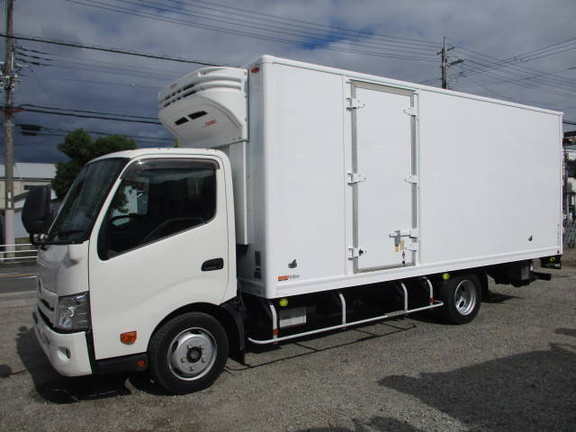 HINO Dutro Refrigerator & Freezer Truck 2RG-XZU720M 2020 51,344km_1
