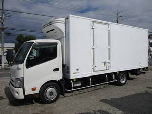 Dutro Refrigerator & Freezer Truck_1