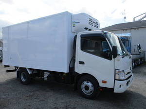Dutro Refrigerator & Freezer Truck_1