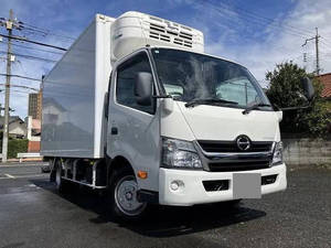 Dutro Refrigerator & Freezer Truck_1