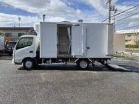 HINO Dutro Refrigerator & Freezer Truck TKG-XZU710M 2017 26,111km_8