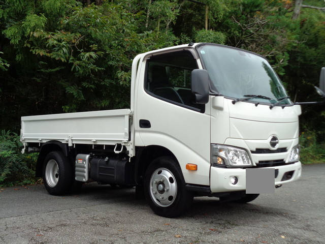HINO Dutro Flat Body 2RG-XZU605M 2022 80,970km