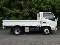 HINO Dutro Flat Body 2RG-XZU605M 2022 80,970km_5