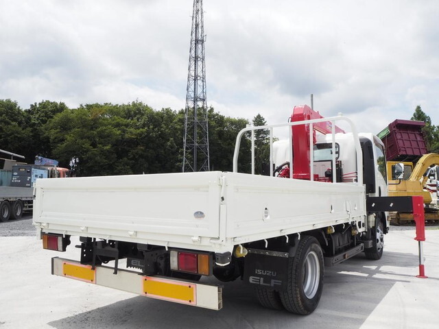 Elf Truck (With 4 Steps Of Cranes)_2