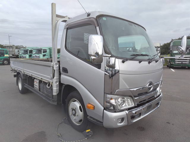 HINO Dutro Flat Body 2RG-XZU655M 2021 22,937km