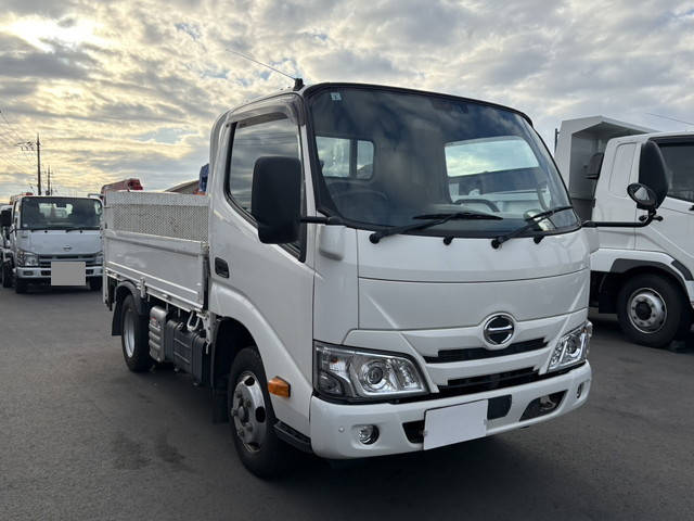 HINO Dutro Flat Body 2RG-XZC605M 2021 68,188km