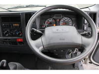 ISUZU Elf Panel Van TRG-NLR85AN 2018 526,000km_26