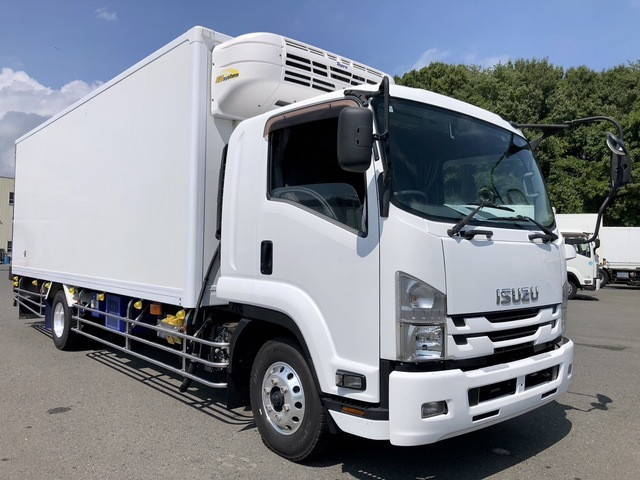 ISUZU Forward Refrigerator & Freezer Truck TKG-FRR90T2 2017 447,198km