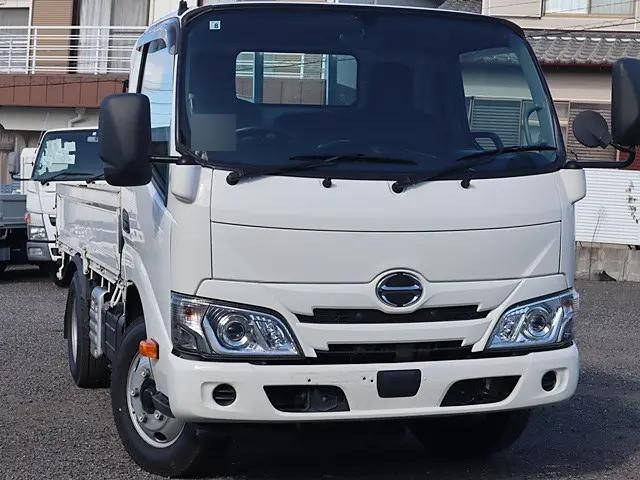 HINO Dutro Flat Body 2RG-XZU605M 2020 35,420km