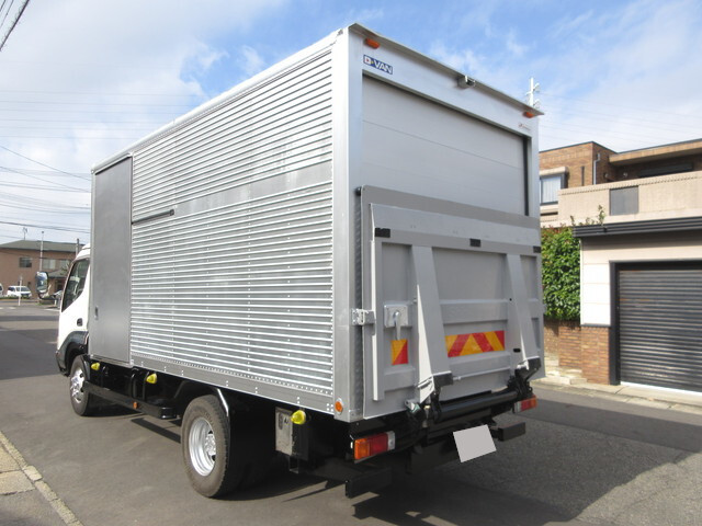 Dutro Aluminum Van_2