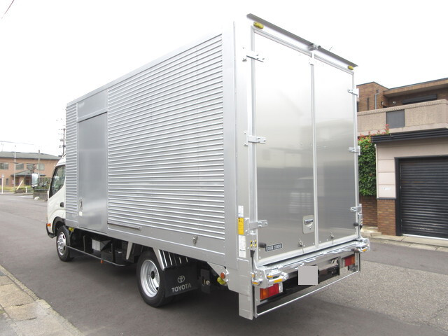 Toyoace Aluminum Van_2