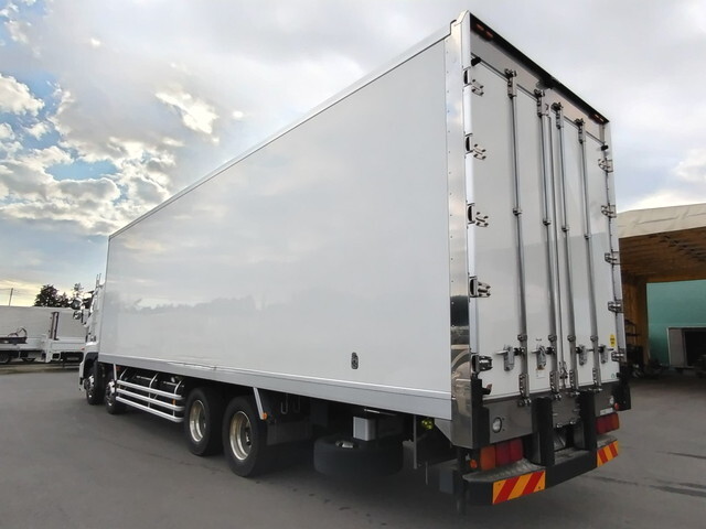 Profia Refrigerator & Freezer Truck_2