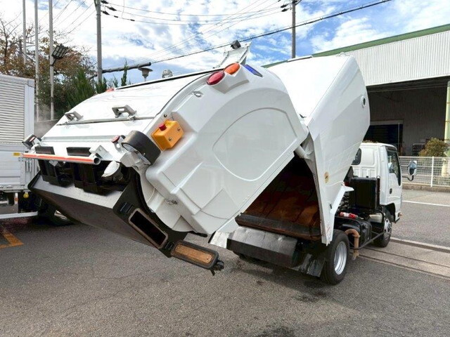 Elf Garbage Truck_2