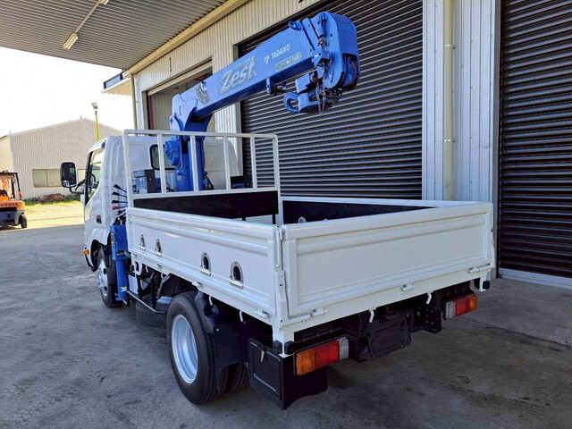 Dutro Truck (With Crane)_2