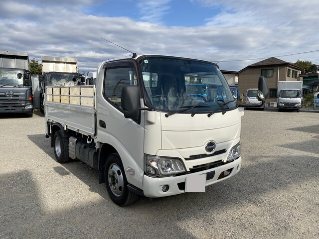 HINO Dutro Flat Body 2RG-XZU605M 2019 118,000km_1