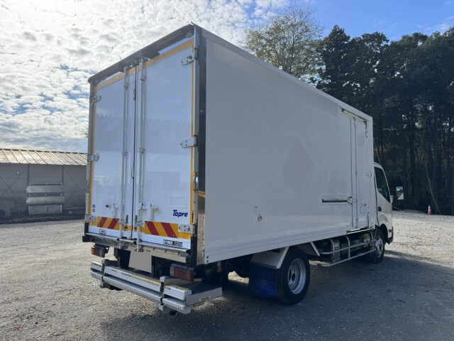 Dyna Refrigerator & Freezer Truck_2