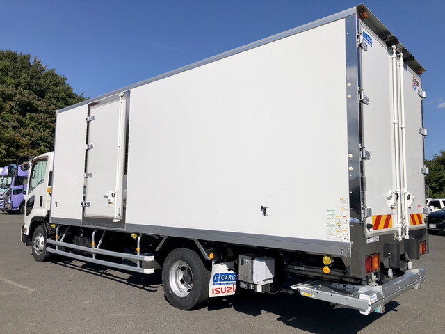 Forward Refrigerator & Freezer Truck_2