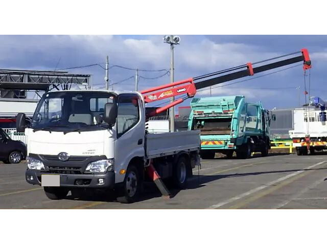 TOYOTA Dyna Truck (With 3 Steps Of Cranes) TKG-XZU675 2018 296,000km_1