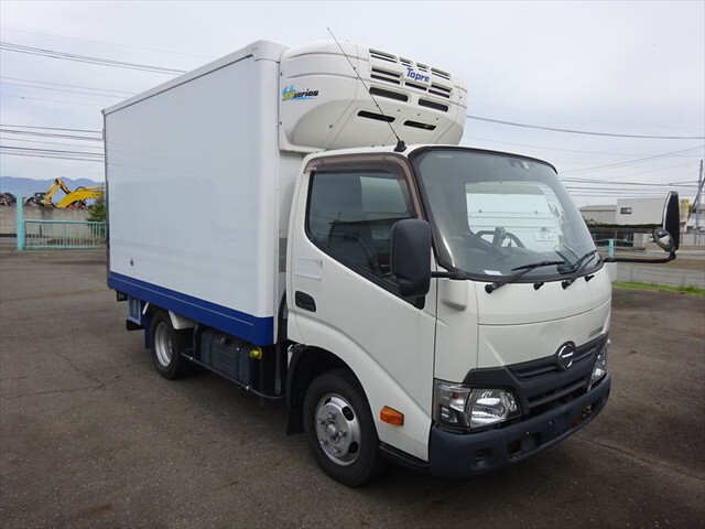 Dutro Refrigerator & Freezer Truck_1