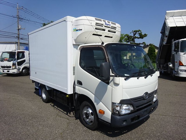 Dutro Refrigerator & Freezer Truck_1