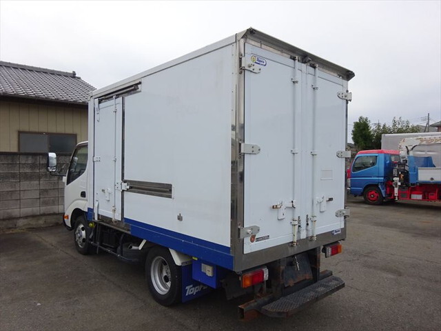 Dutro Refrigerator & Freezer Truck_2