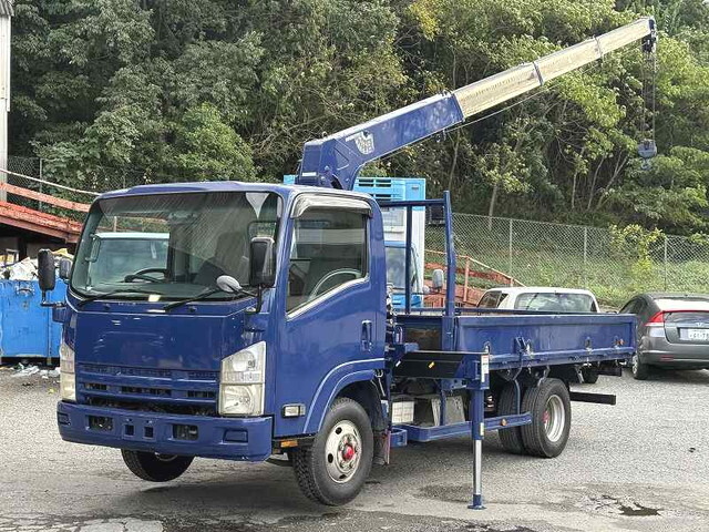 Elf Truck (With 4 Steps Of Cranes)_1