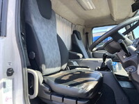 UD TRUCKS Condor Refrigerator & Freezer Truck TKG-MK38C 2017 566,021km_32