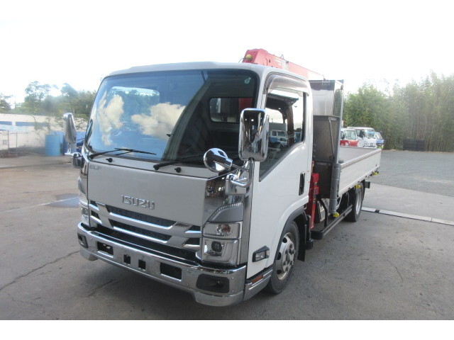 Elf Truck (With 4 Steps Of Cranes)_1