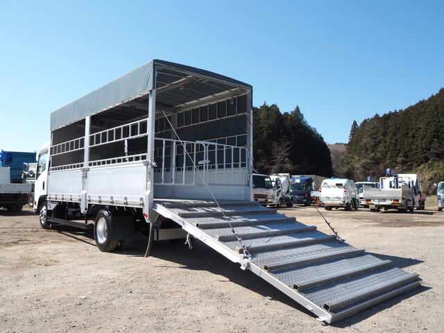 Elf Cattle Transport Truck_2