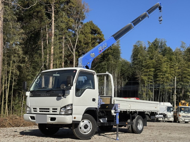 Elf Truck (With 4 Steps Of Cranes)_1