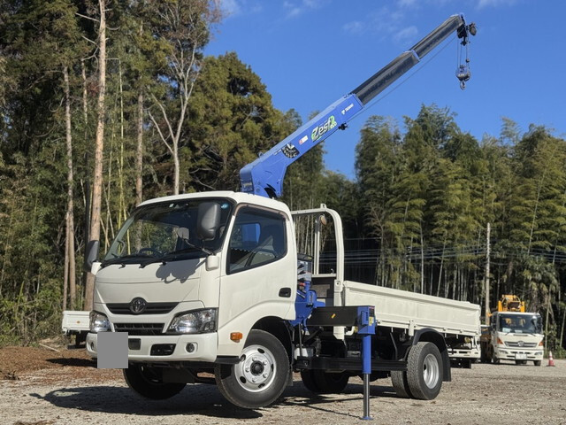 Dyna Truck (With 3 Steps Of Cranes)_1