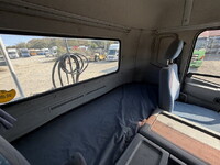 UD TRUCKS Quon Trailer Head ADG-GK4XAB 2006 366,000km_33