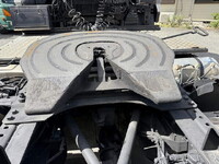 UD TRUCKS Quon Trailer Head QPG-GK5XAB 2015 281,000km_20