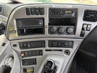 UD TRUCKS Quon Trailer Head QPG-GK5XAB 2015 281,000km_33