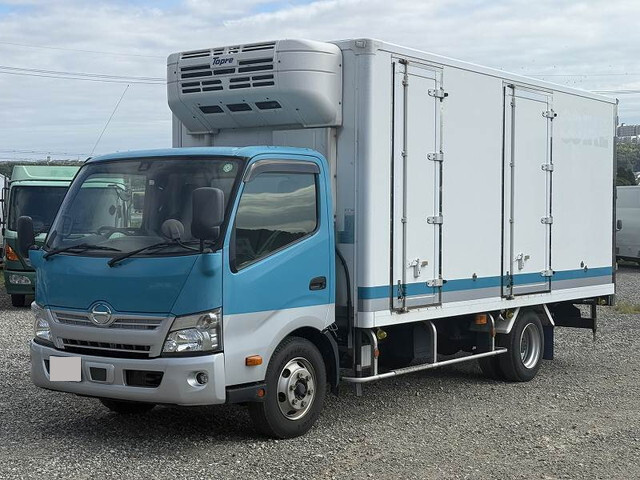 Dutro Refrigerator & Freezer Truck_1
