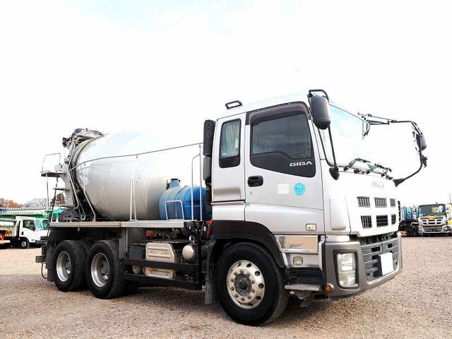 ISUZU Giga Mixer Truck QKG-CXZ77AT 2015 151,295km