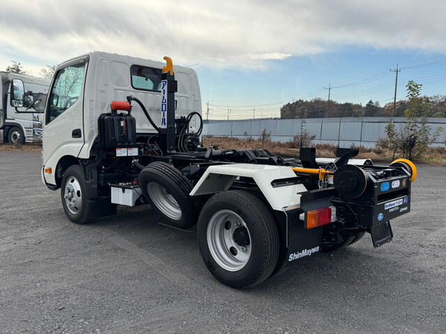 Dyna Container Carrier Truck_2