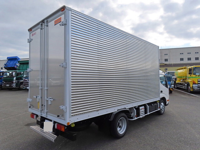 Dutro Aluminum Van_2