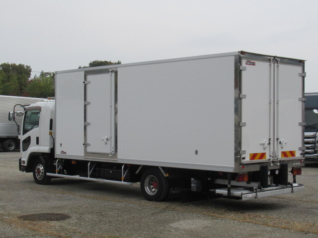 Forward Refrigerator & Freezer Truck_2