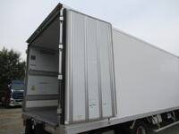 ISUZU Forward Refrigerator & Freezer Truck TKG-FRR90T2 2017 897,800km_5