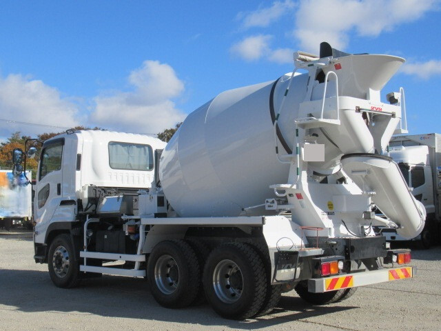 Giga Mixer Truck_2