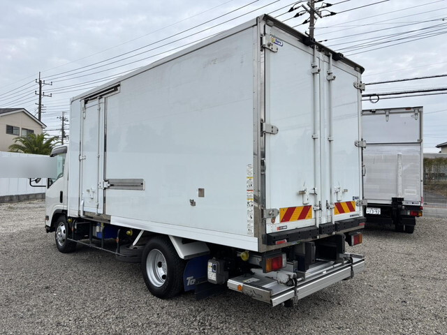 Elf Refrigerator & Freezer Truck_2