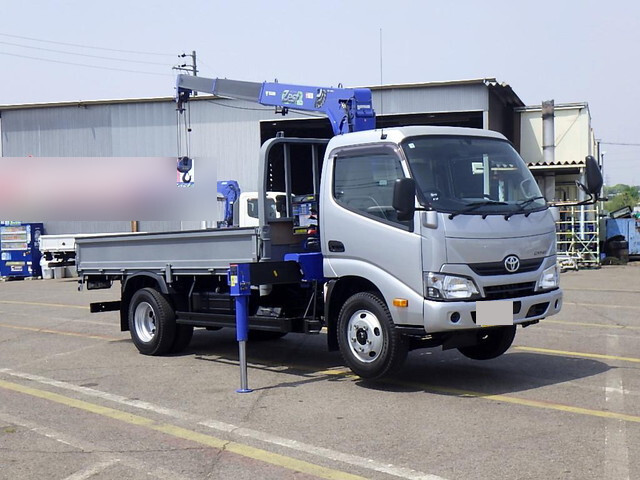 TOYOTA Dyna Truck (With 3 Steps Of Cranes) TKG-XZU650 2018 4,000km