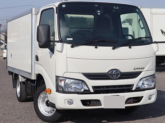 Dyna Refrigerator & Freezer Truck_1