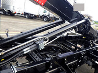 UD TRUCKS Condor Container Carrier Truck 2RG-BRR90S1 2023 1,000km_28