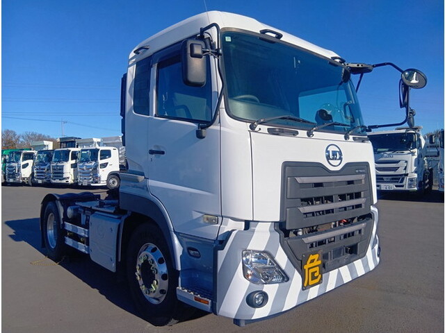UD TRUCKS Quon Trailer Head 2PG-GK5AAB 2021 270,153km_1