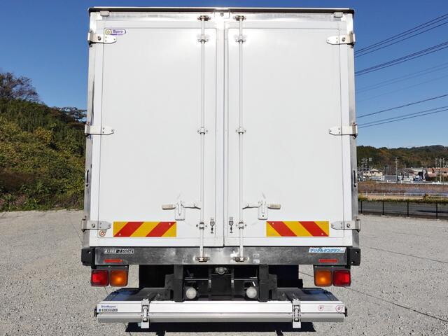 Forward Refrigerator & Freezer Truck_2