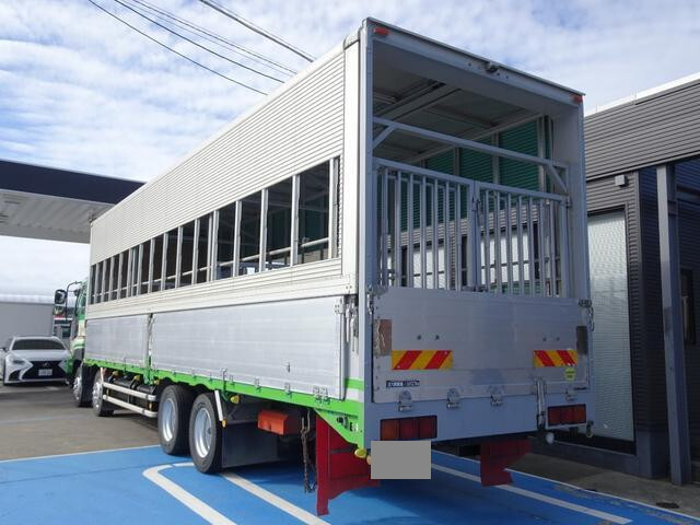 Giga Cattle Transport Truck_2
