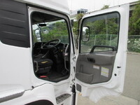 NISSAN Quon Trailer Head QKG-GK6XAB 2017 591,000km_17