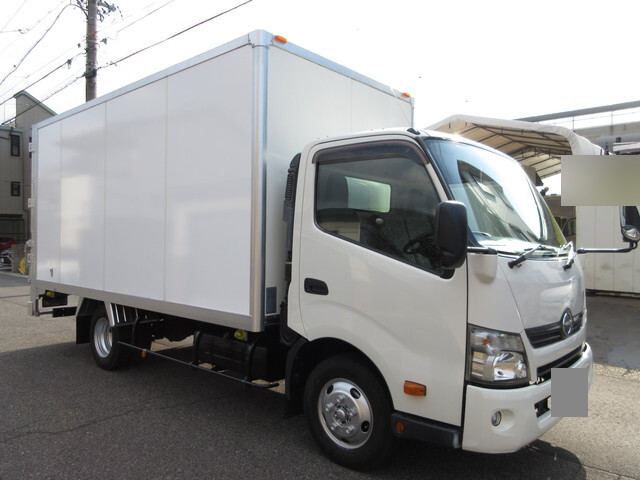 HINO Dutro Aluminum Van TKG-XZU710M 2015 78,000km_1